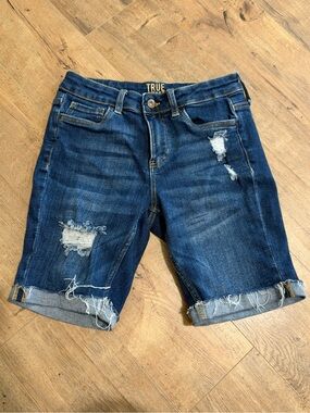 True Craft Distressed Rolled-Hem Jean Shorts in Dark Blue